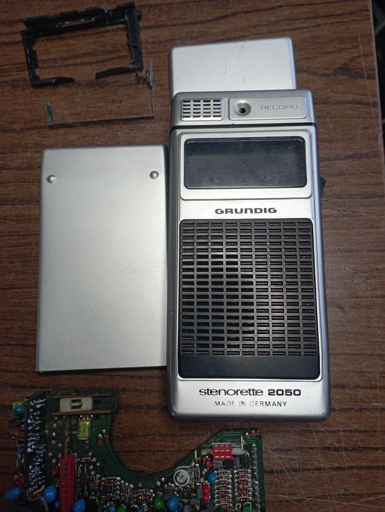 dictaphone Grundig Stenorette 2050, Antiquités & Art, Antiquités | TV & Hi-Fi, Enlèvement