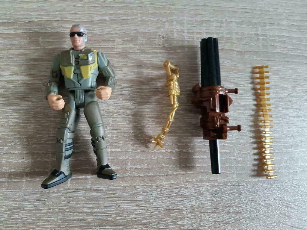 Alien Bishop figurine, Envoi, Utilisé
