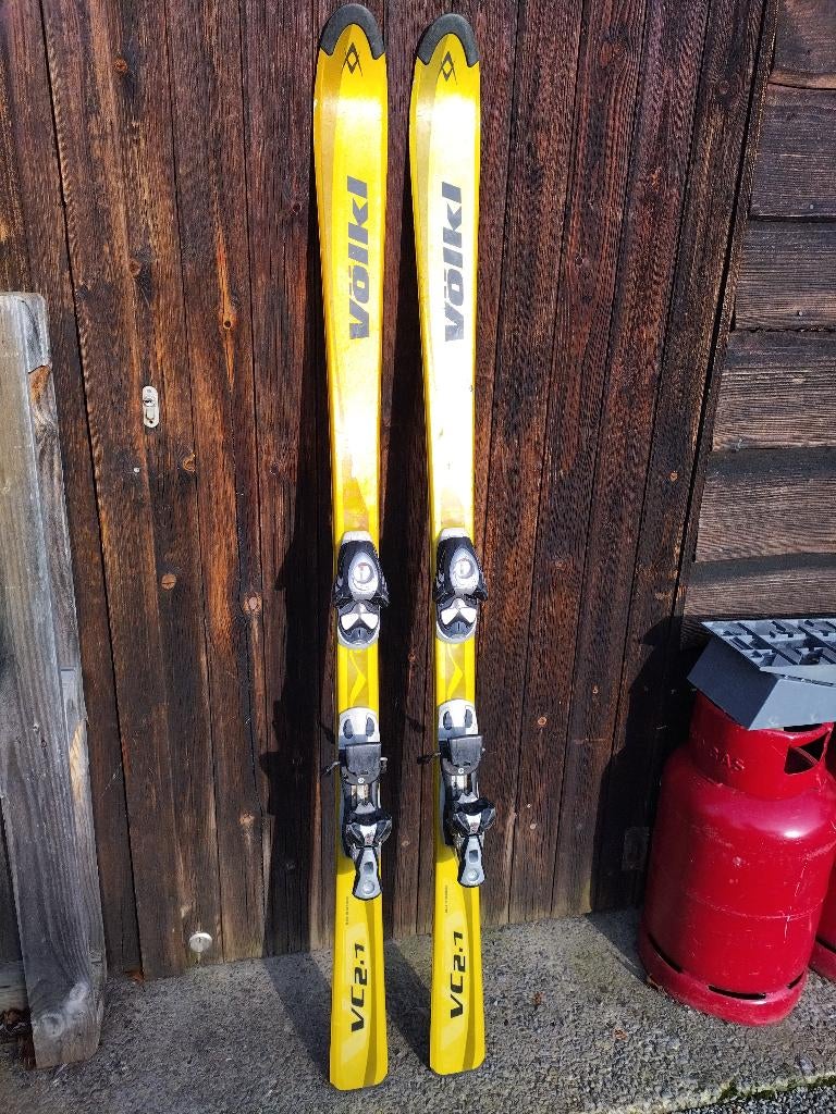 Paire de skis parabolique VOLKI 160cm, Autres marques, Skis, 140 à 160 cm, Enlèvement