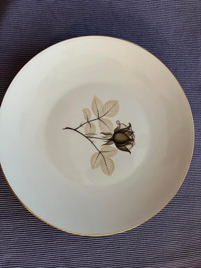 Assiettes profondes et grandes Rosenthal, Enlèvement