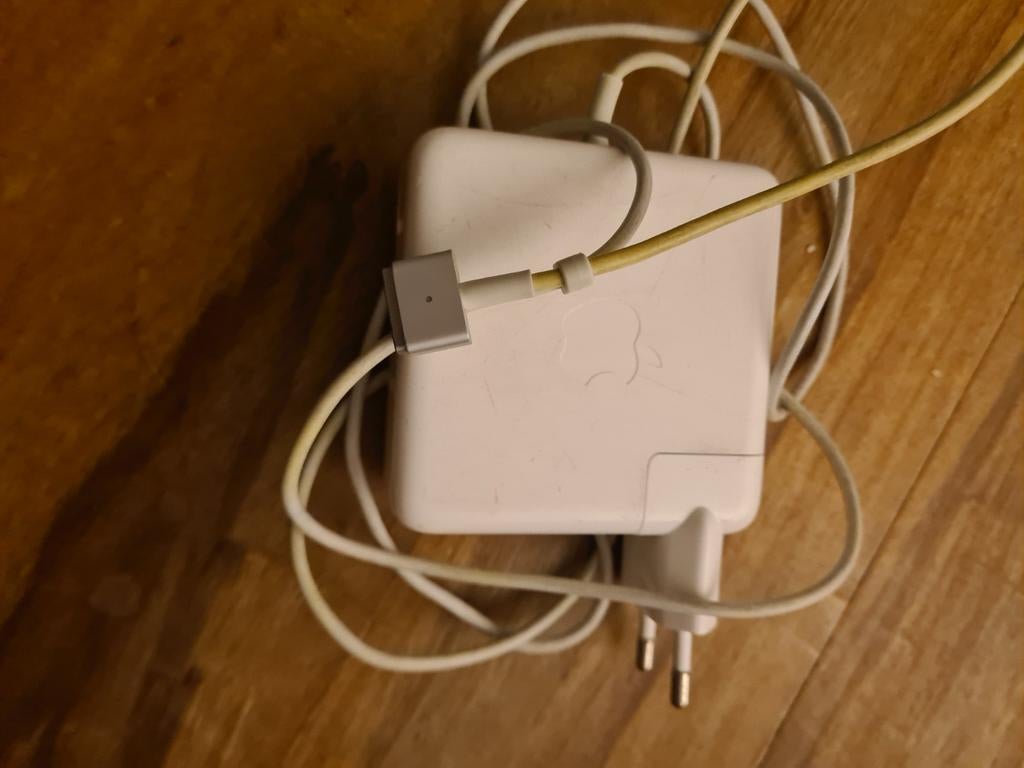 Magsafe 2 85W Macbook pro lader, Ophalen