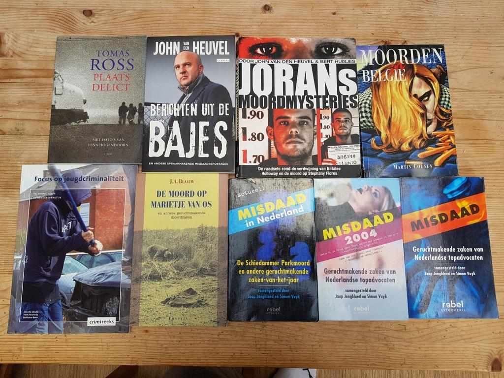 9 true crime boeken John van den Heuvel Berichten uit bajes, Enlèvement ou Envoi, Comme neuf, John van den Heuvel