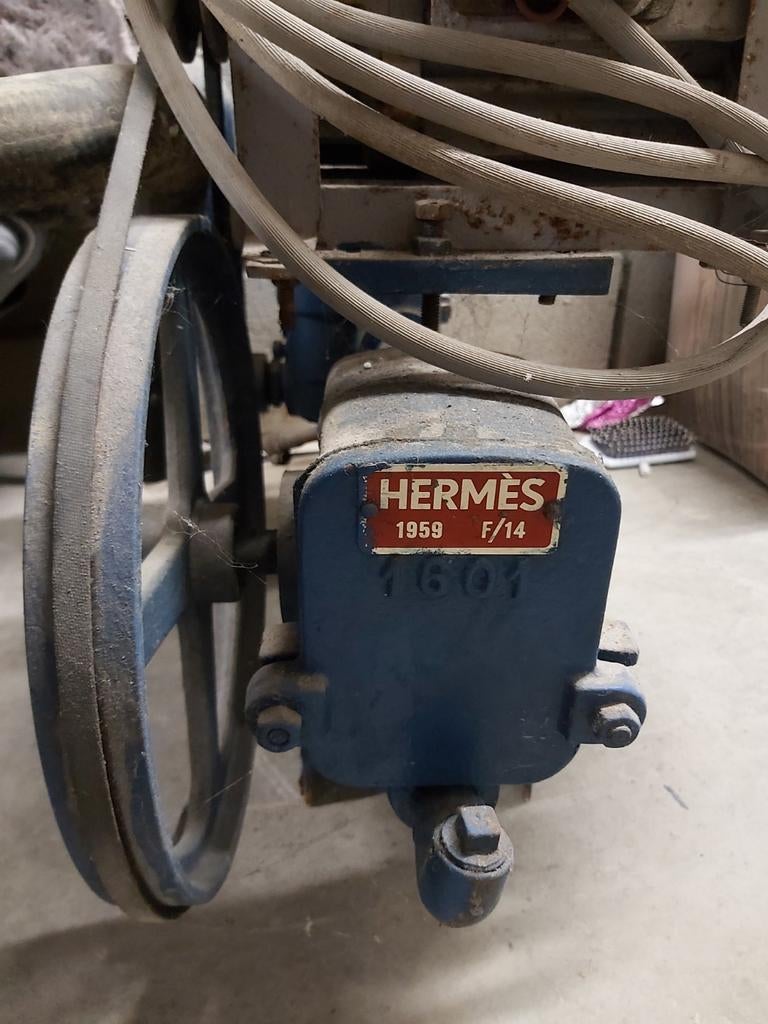 Pompe à piston Hermes, Enlèvement, Utilisé