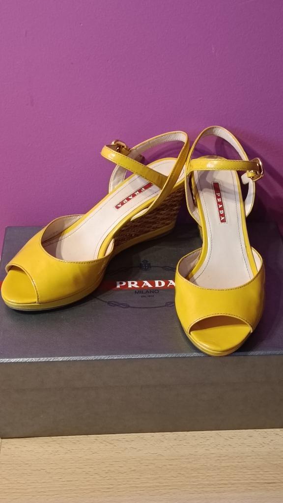 Chaussures de marque Prada jaunes à talons compensés, Chaussures à haut talons, Comme neuf, Jaune, Prada