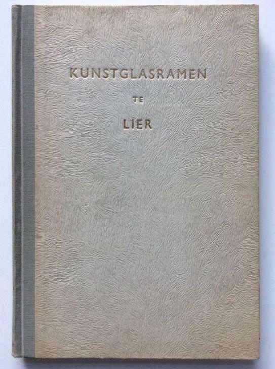 Kunstglasramen te Lier - Henri D'Hulst (1956), Ophalen of Verzenden, Gelezen