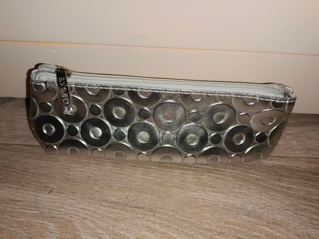 Trousse de maquillage Clinique, Bijoux, Sacs & Beauté, Enlèvement ou Envoi, Neuf, Maquillage