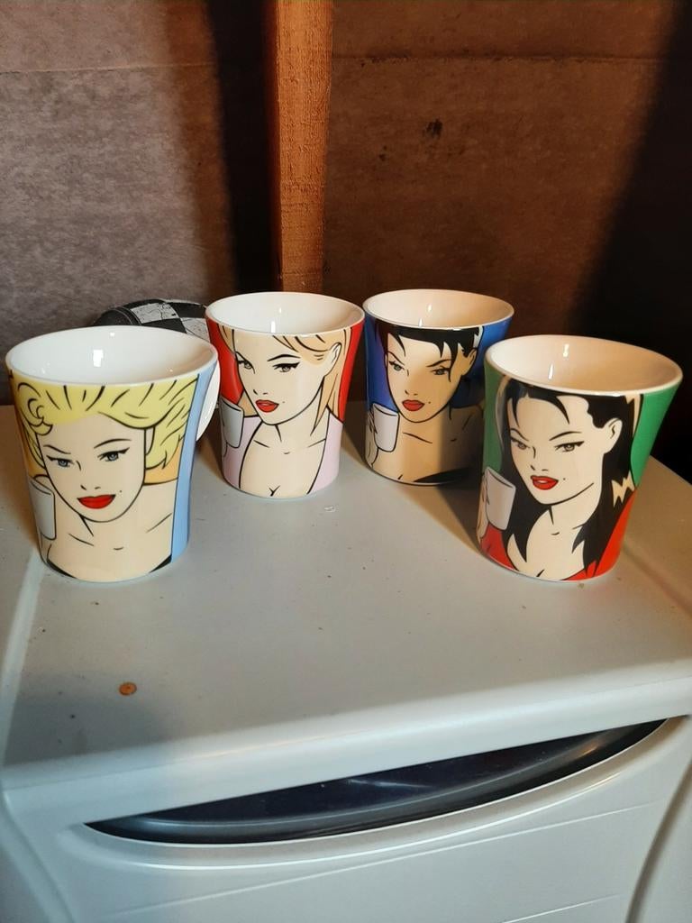 Senseo Luc Verschuuren Set van 4 tassen, Huis en Inrichting, Keuken | Servies, Ophalen of Verzenden, Zo goed als nieuw, Overige stijlen