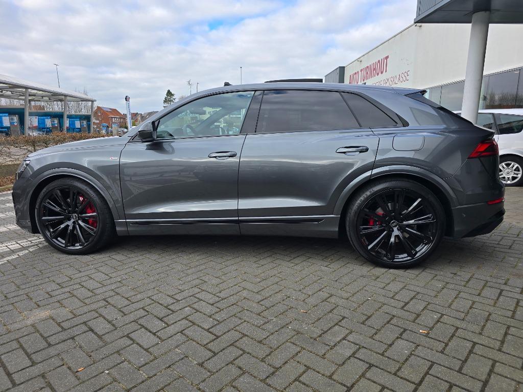 Audi Q8 60 TFSI-e Quattro Sportback S-Competition Plug-In, Auto's, Automaat, 2995 cc, Q8, Leder