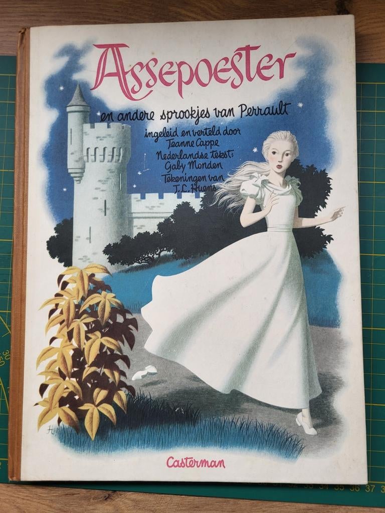 Vintage sprookjesboek (Perrault) - 1950, Ophalen of Verzenden, Gelezen