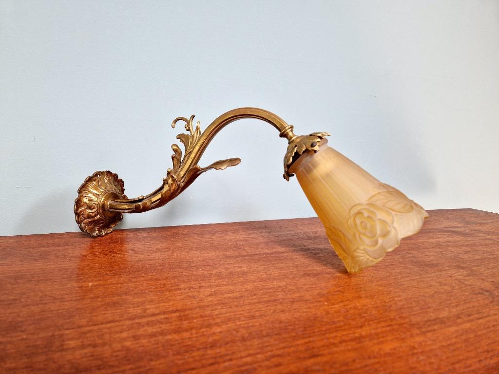 Applique murale Art Déco en bronze et verre satiné, 1920, Enlèvement ou Envoi