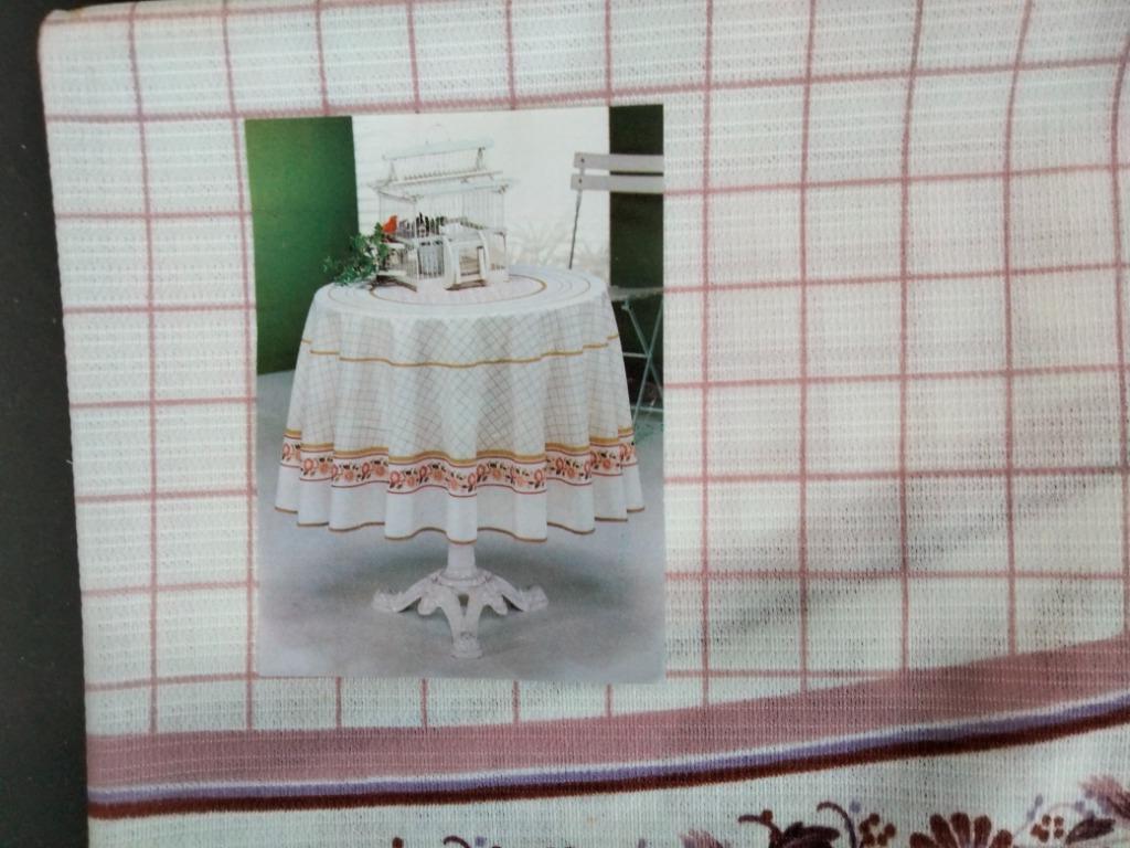 Nouvelle Nappe Ronde 160cm  rose/blanc, Maison & Meubles, Nappes, Neuf, Autour de, Intérieur, Enlèvement ou Envoi