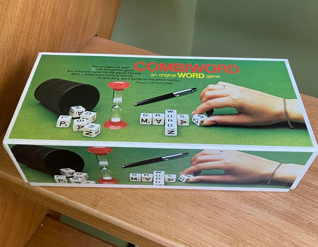 🍄 Combiword Spel is volledig . In zeer goede staat, Hobby en Vrije tijd, Gezelschapsspellen | Overige, Ophalen of Verzenden, Zo goed als nieuw