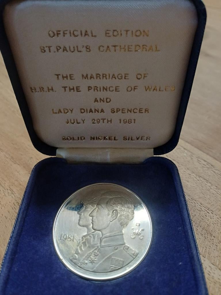 Lady Diana Spencer July 29TH 1981 solid nickel silven, Verzamelen, Ophalen
