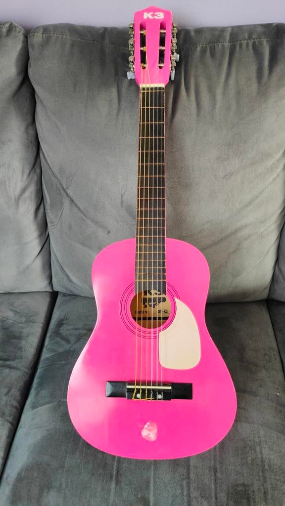 K3 gitaar met plectrum., Ophalen, Zo goed als nieuw