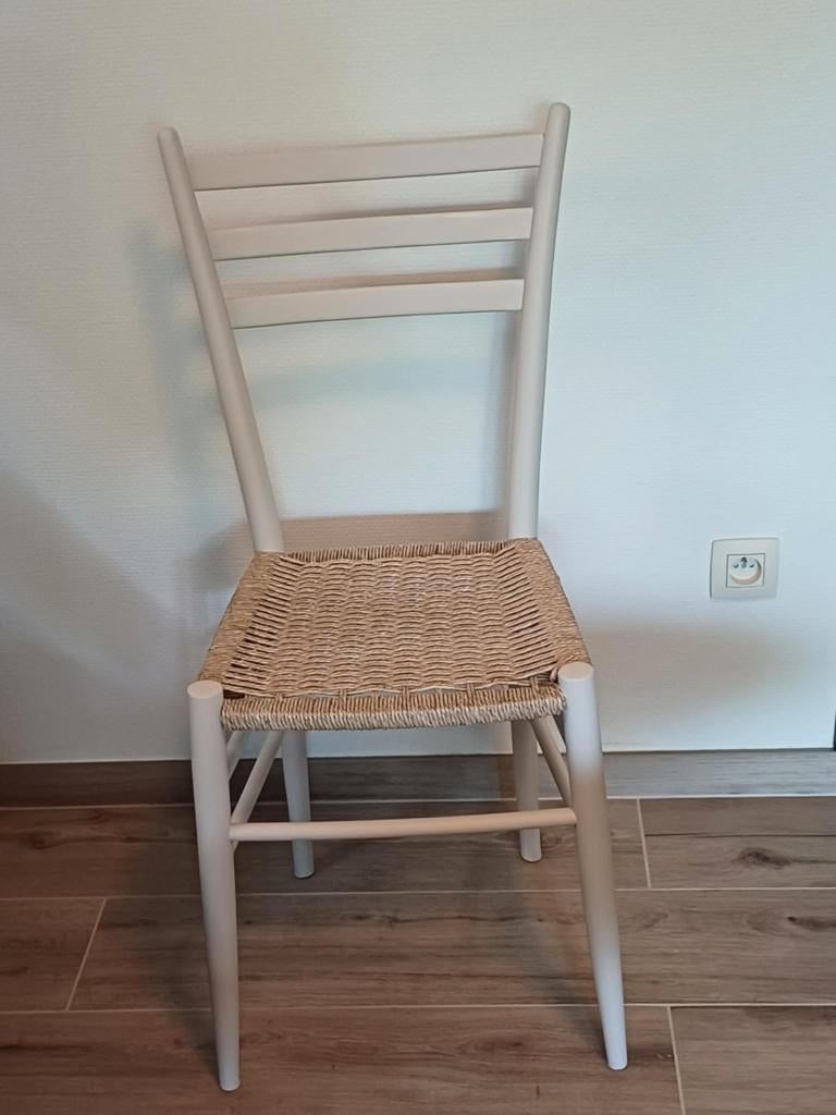 Charmant Hollands opgeknapt stoeltje-gebruiksklaar, Ophalen