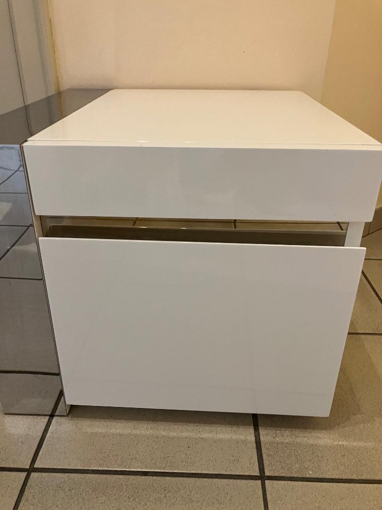 2 tables de chevet, Maison & Meubles, Chambre à coucher | Tables de chevet, Enlèvement, Utilisé, Synthétique
