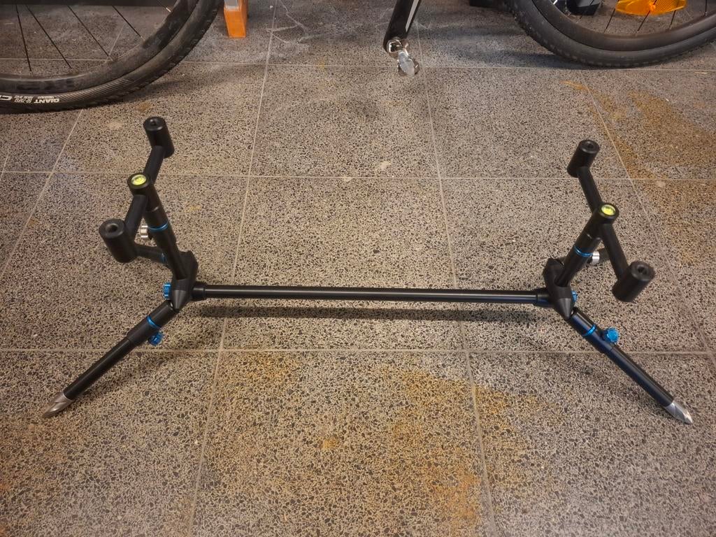 Custom angling solutions rodpod + extra's, Enlèvement ou Envoi