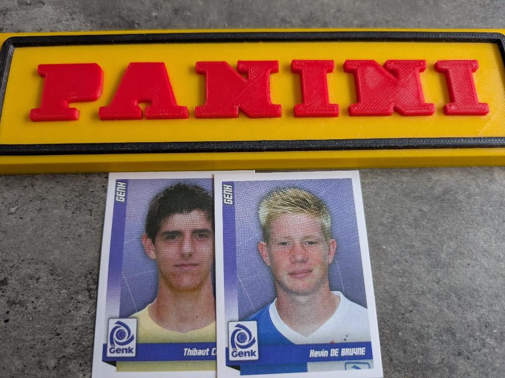 PANINI FOOTBALL 2018/19 RACING GENK 2  ICONEN VOETBAL, Ophalen of Verzenden, Nieuw