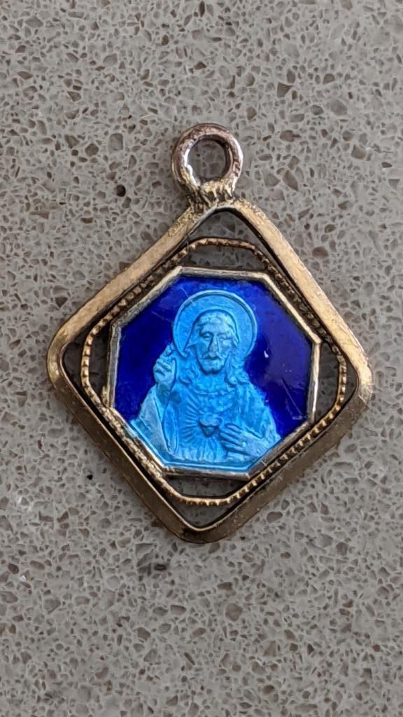Medaillon, hanger van Jezus Christus en OLV van Karmel, Ophalen of Verzenden, Zo goed als nieuw, Sieraad, Christendom | Katholiek