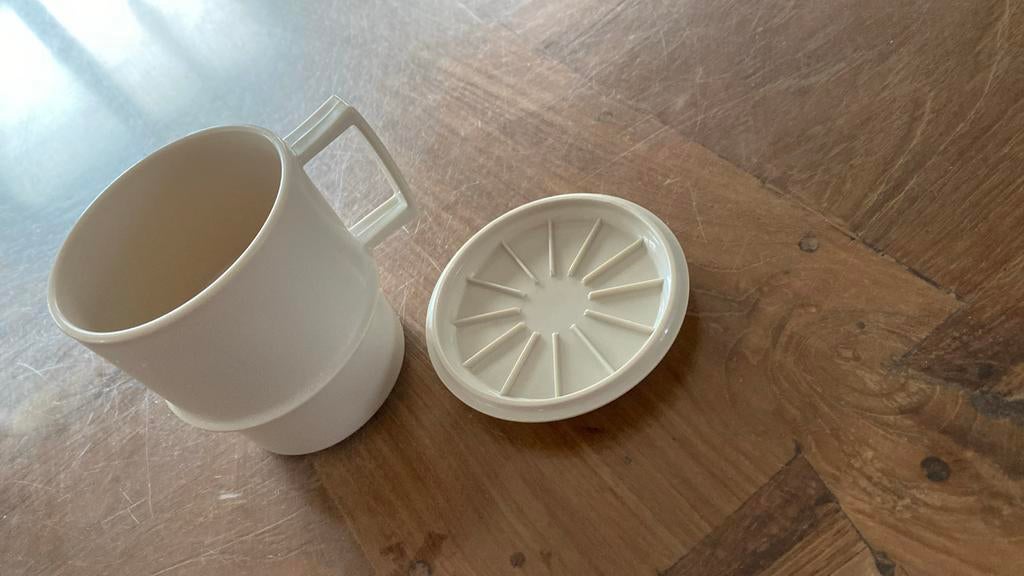 Tupperware vintage beker met deksel, Ophalen, Gebruikt, Wit