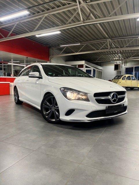 Mercedes-Benz CLA 180d AMG line Shooting Brake Automaat, CLA, Parkeersensor, 4 cilinders, Leder en Stof