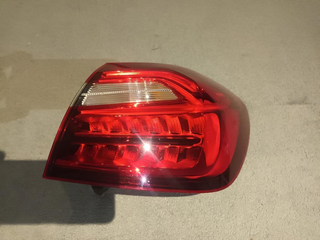 Feu arrière Mercedes A, Enlèvement, Mercedes-Benz