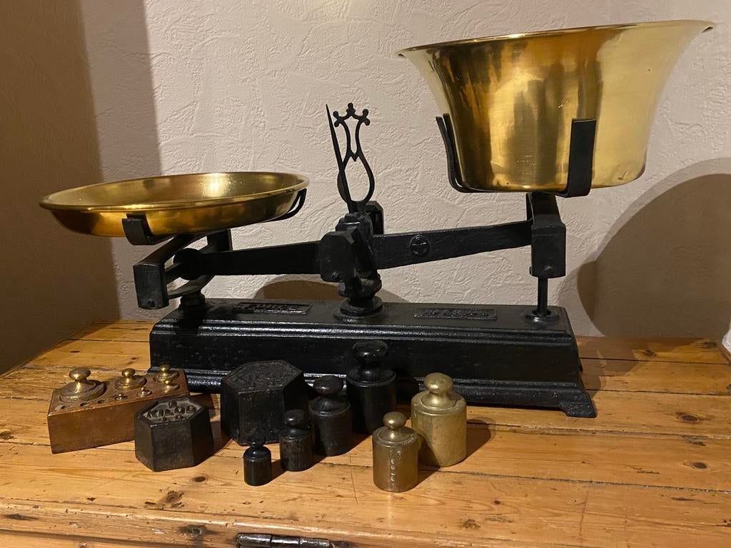 Ancienne Balance de Magasin (1920), Antiquités & Art, Antiquités | Outils & Instruments, Enlèvement