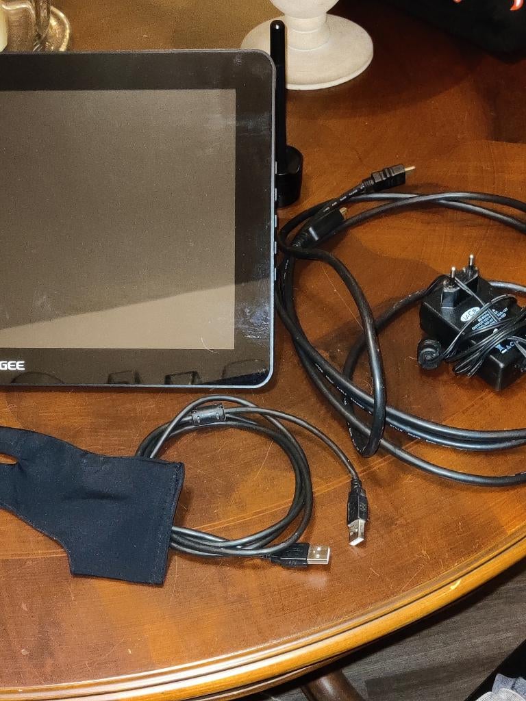 UGEE TEKENTABLET HK 1560., Overige merken, Multi-touch, Ophalen of Verzenden, Zo goed als nieuw