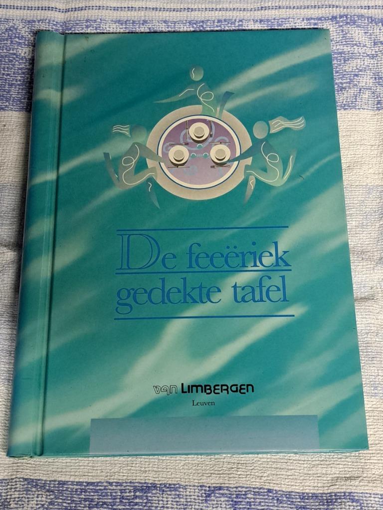 De feeëriek gedekte tafel, Ophalen of Verzenden