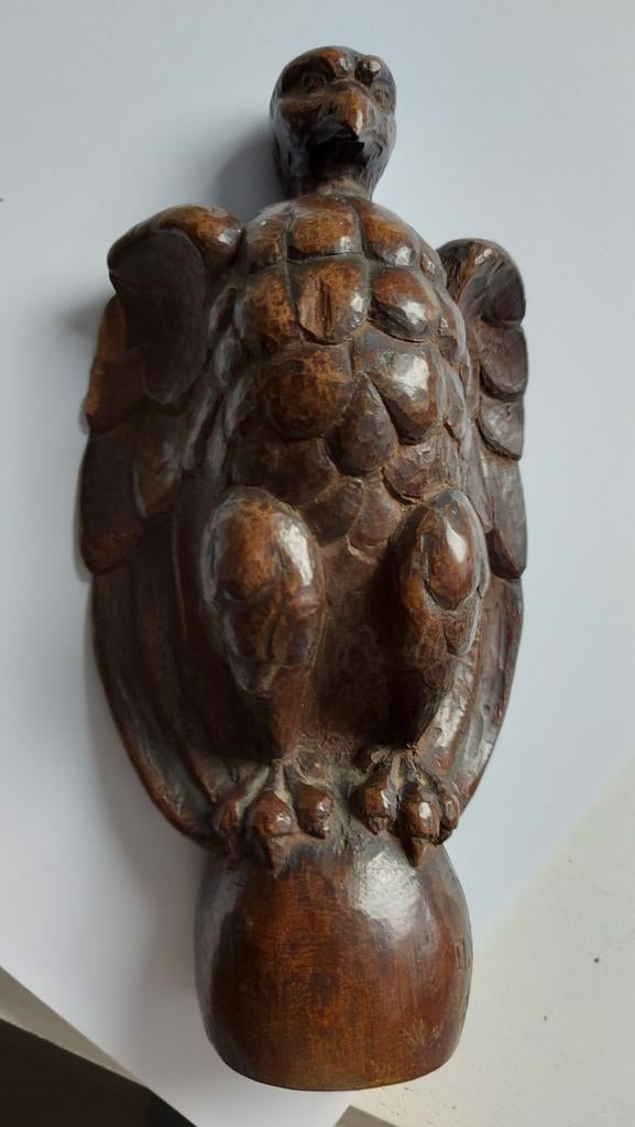 Houten beeld arend  roeselare..handwerk., Ophalen