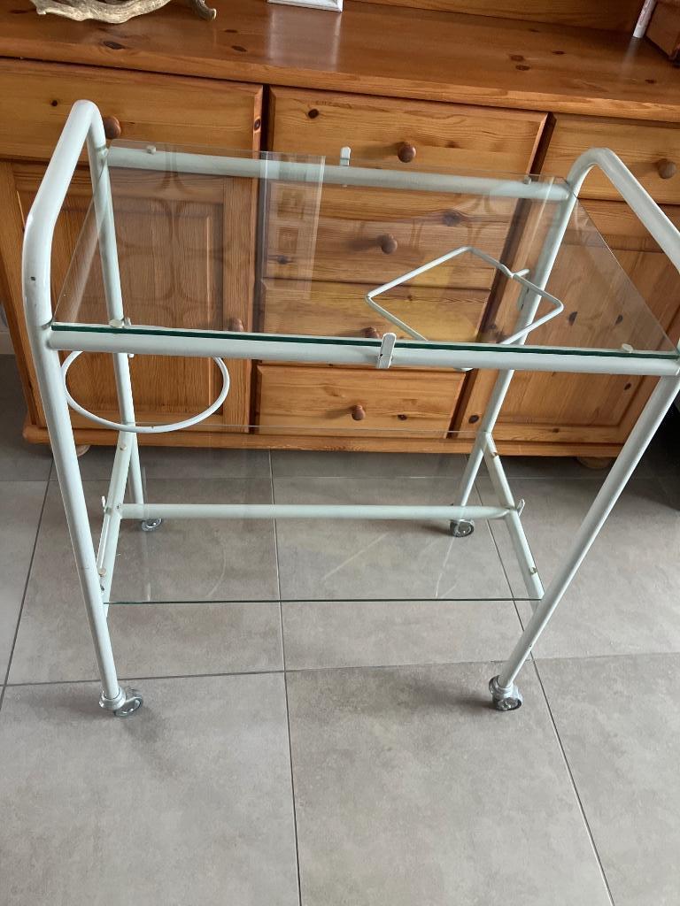 Vintage medisch tafeltje op wieltjes, Ophalen