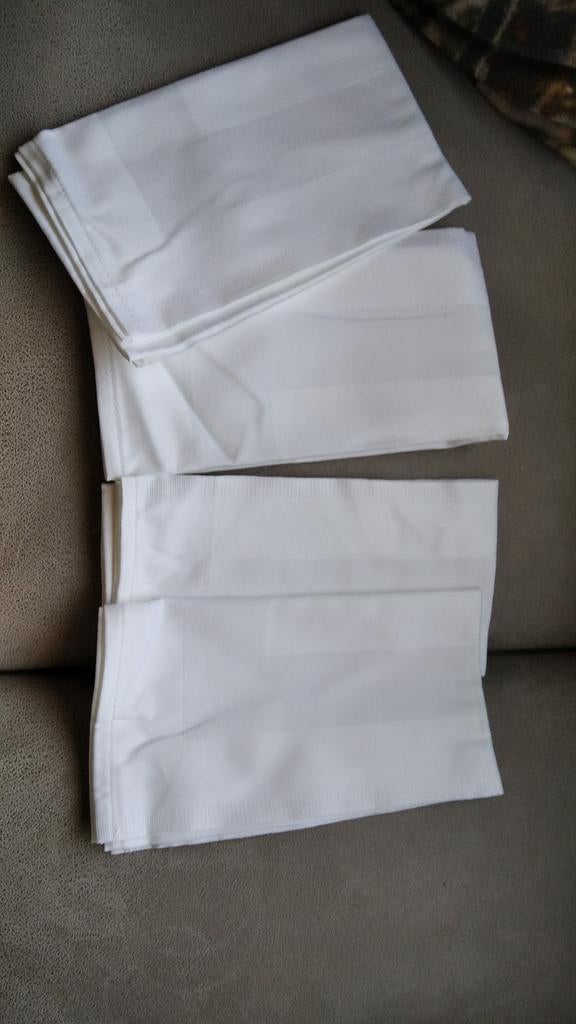 4 witte stoffen servetten 50x50 nieuw, Ophalen of Verzenden