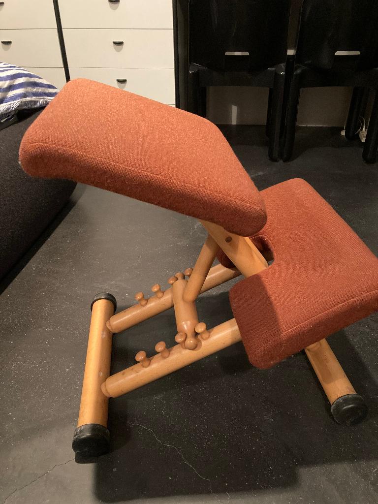 Stokke ergonomische stoel, Huis en Inrichting, Ophalen, Gebruikt, Bruin, Design