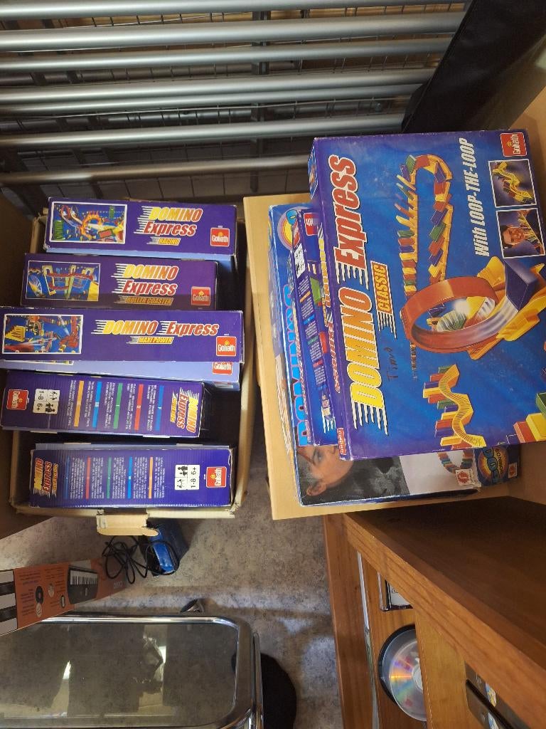 Domino Express, Enlèvement