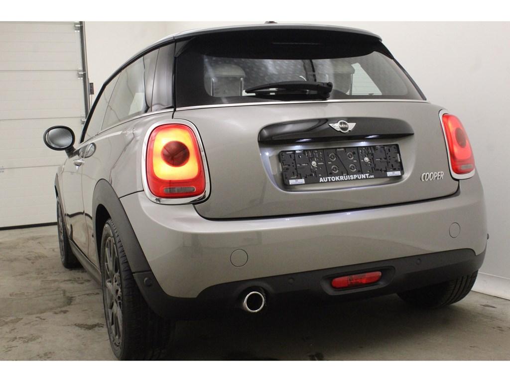 MINI Cooper 1.5i Aut. Islington Leder GPS Alu Led, Euro 6, Berline, Grijs, Zilver of Grijs