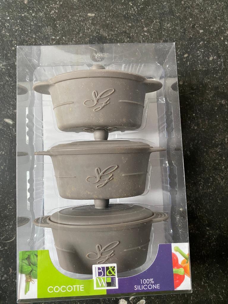Cocotte silicone, Enlèvement ou Envoi, Comme neuf, Autres matériaux