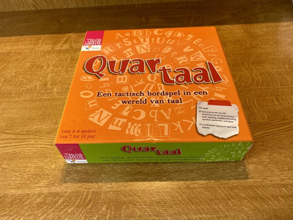 Quartaal- Een tactisch bordspel in een wereld van taal, Vijf spelers of meer, Ophalen of Verzenden, Zo goed als nieuw, Plantyn