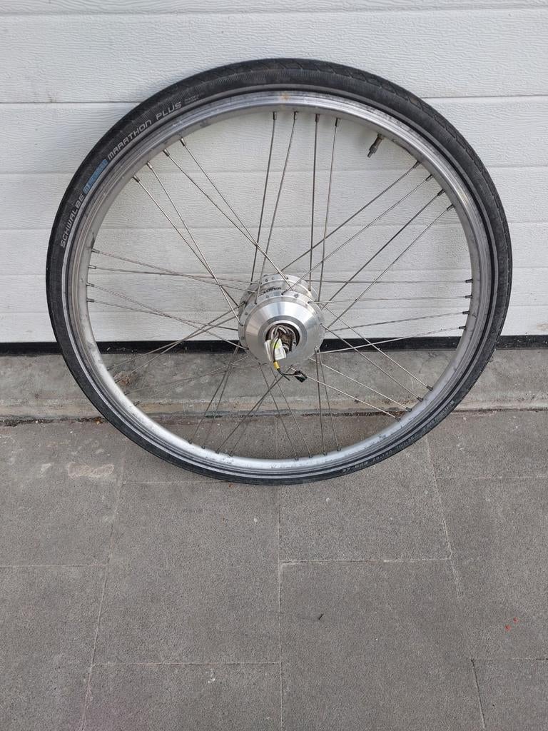 Roue avant 28 pouces  pour vélo électrique 36V.tres bon état, Enlèvement, Utilisé, Roue