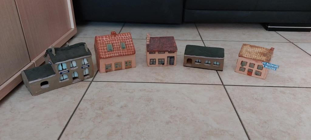 Stenen decoratieve huisjes, Ophalen, Gebruikt, Mens