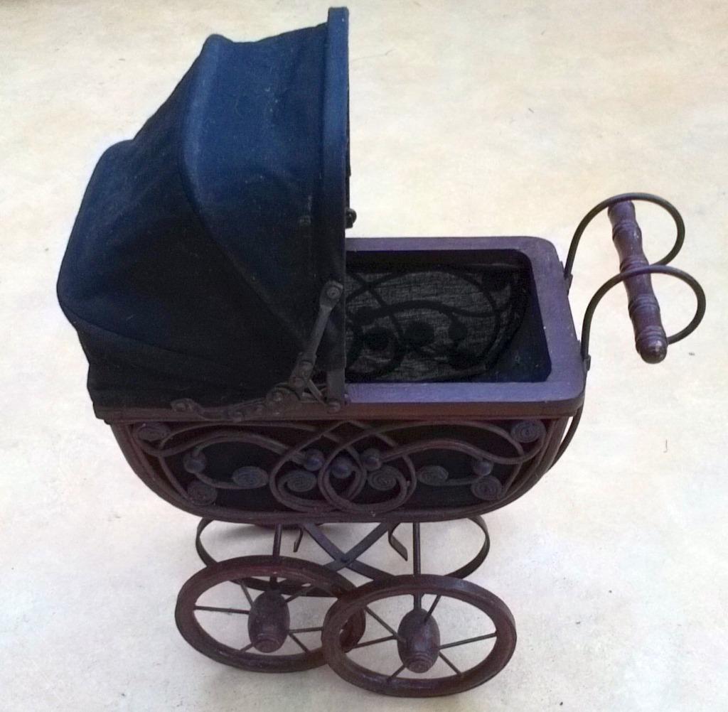 landau de poupée vintage, Enfants & Bébés, Enlèvement, Utilisé, Autres types