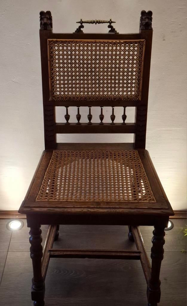Chaise tête de lion, Enlèvement ou Envoi