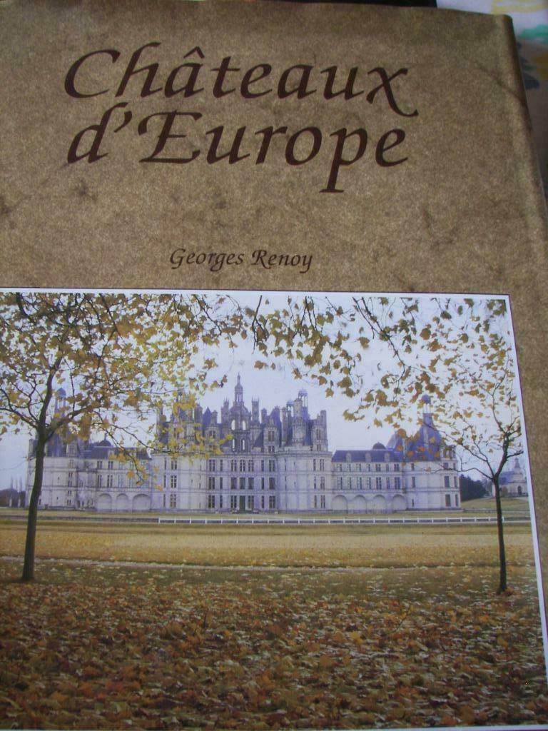 Livre Artis Historia - Châteaux d'Europe, Enlèvement, Comme neuf