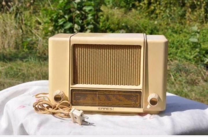 $ ancienne radio bakelite crème marque erres, Ophalen of Verzenden