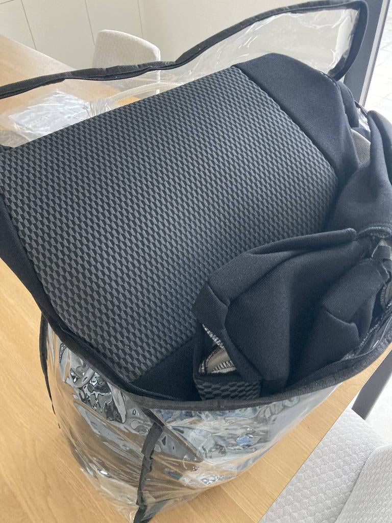 Housses de protection siège avant-arrière VOLVO C40 Neuve, Ophalen, Nieuw