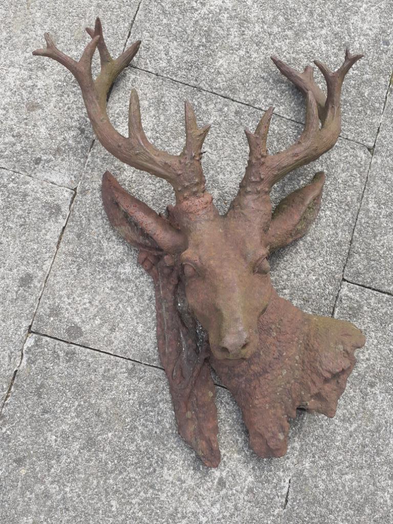 SUPERBE TETE DE CERF EN FONTE A SUSPENDRE, Enlèvement ou Envoi, Utilisé