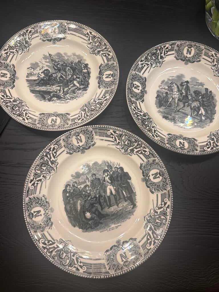 Assiettes anciennes Napoléon Boch Frères Keramis (Set de 3), Antiquités & Art, Enlèvement ou Envoi