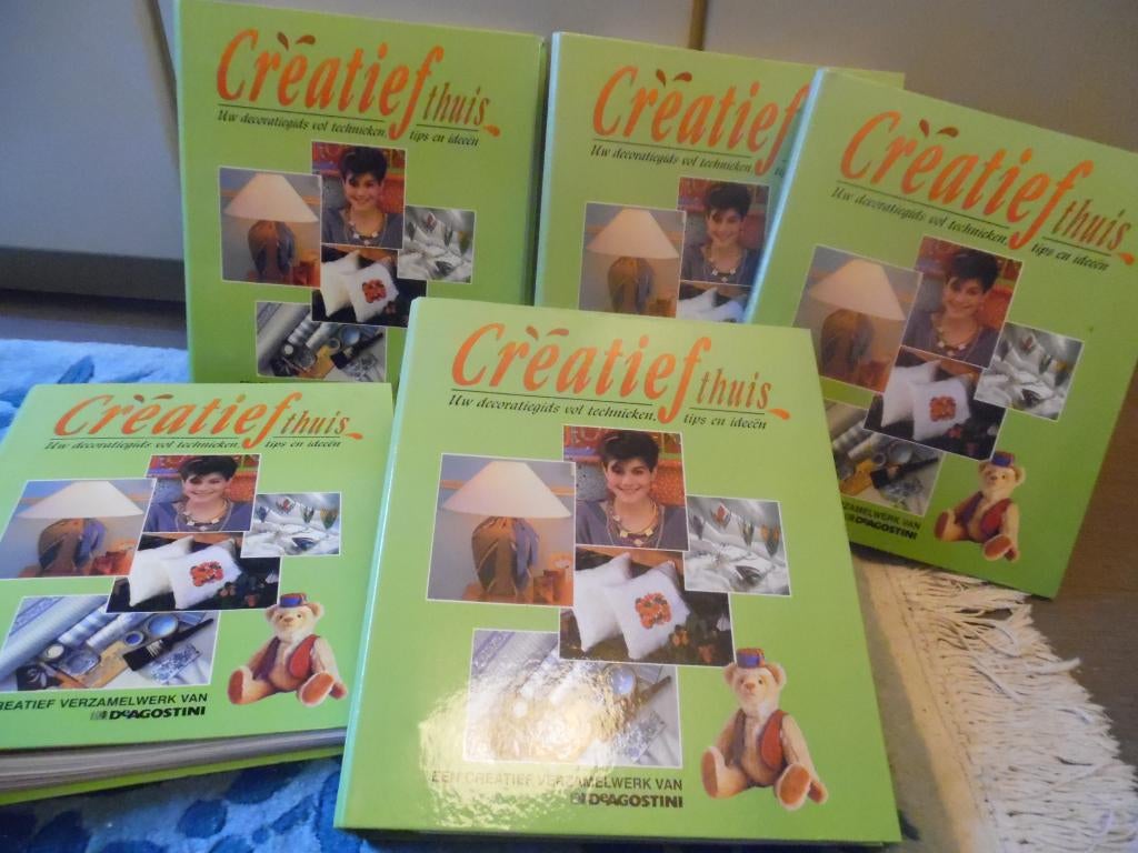 "Creatief thuis"  in  5 mappen, Hobby & Loisirs créatifs, Overige thema's, Comme neuf, Papier of Karton, Livre de bricolage