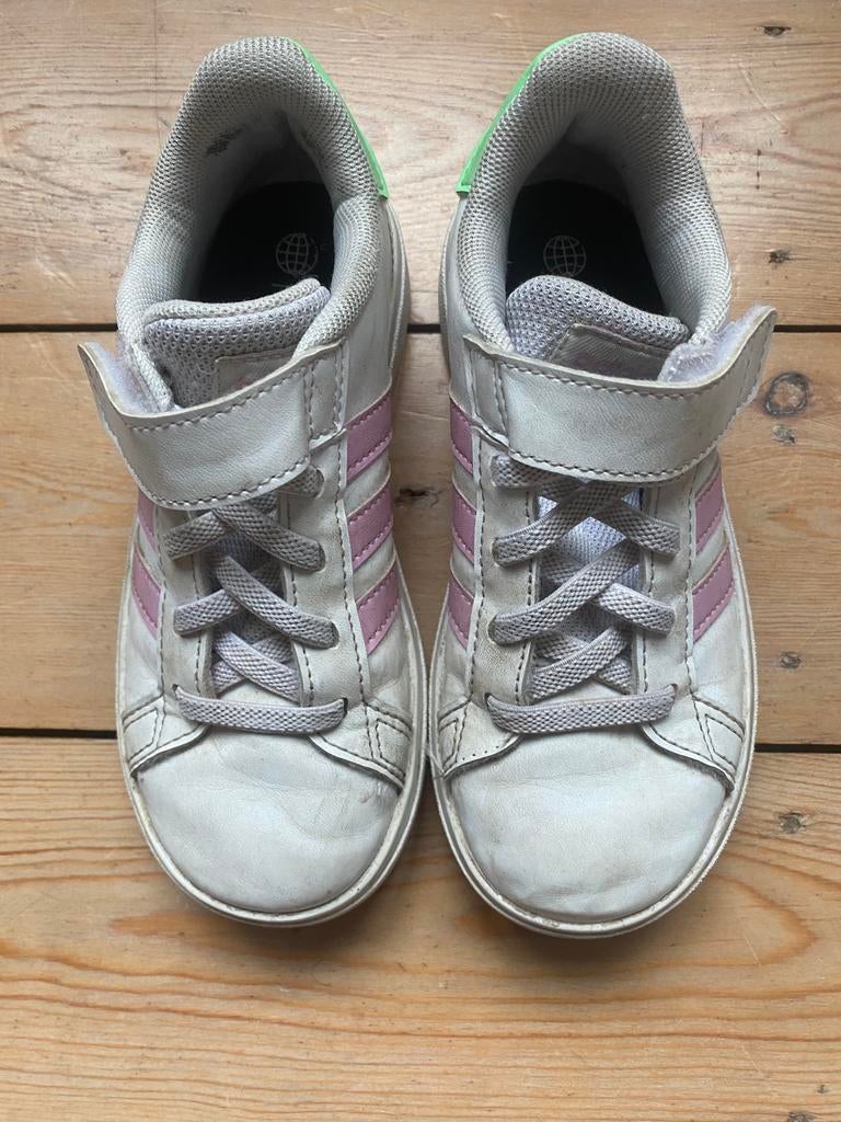 Adidas meisjes maat 29, Kinderen en Baby's, Ophalen, Zo goed als nieuw