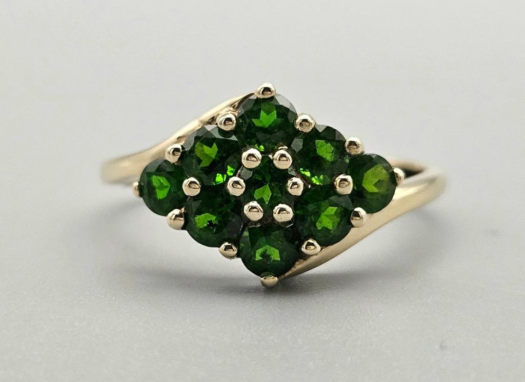 Bague vintage en or avec émeraude. 2024/182., Enlèvement ou Envoi, Comme neuf, Or, Vert
