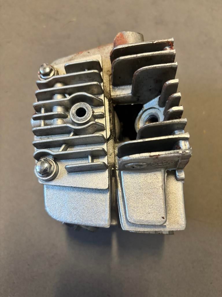 Cilinder kop - Cilinder head (voor 50/125cc), Auto-onderdelen, Motor en Toebehoren, Gebruikt, Ophalen of Verzenden